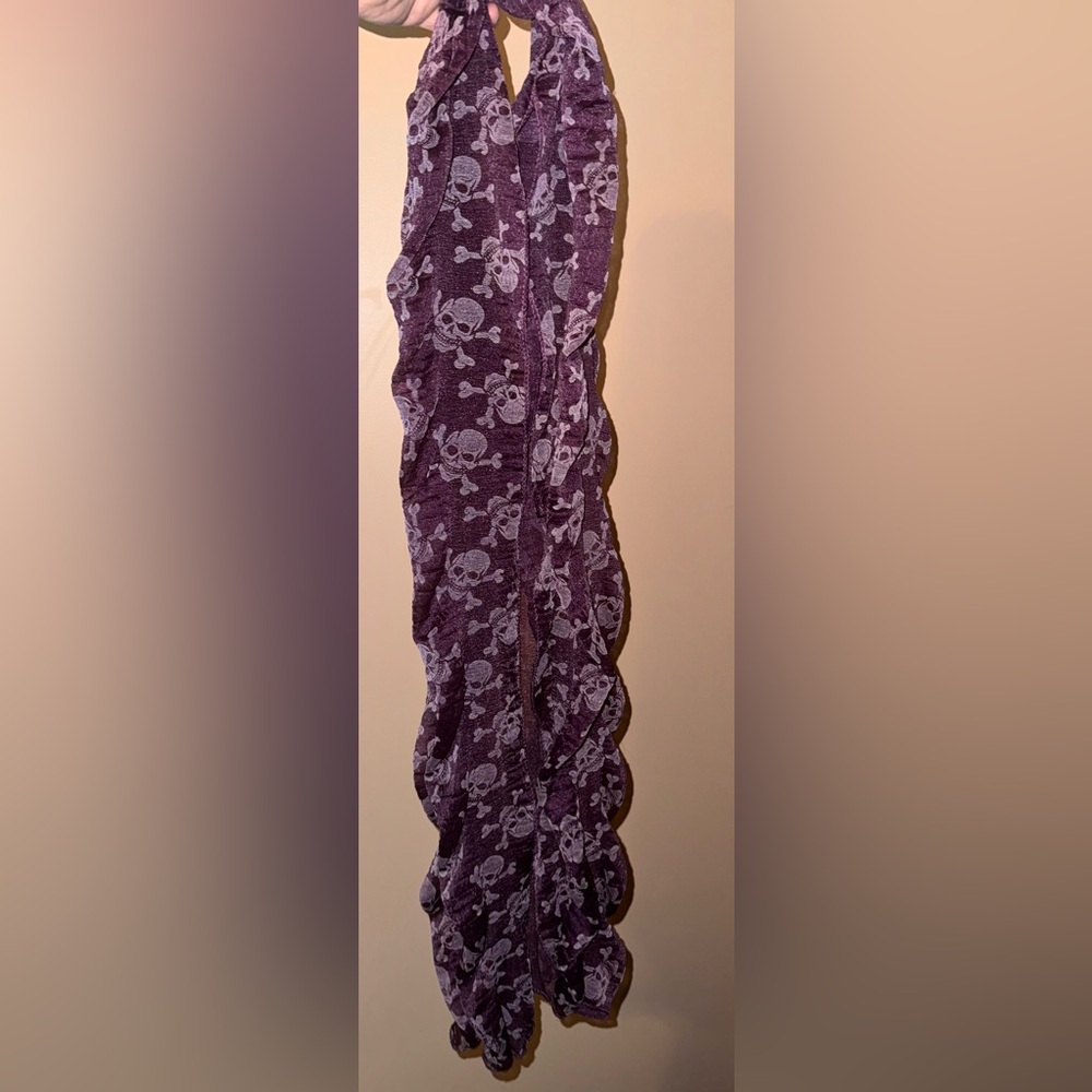 Purple Skull-and-Crossbone Scarf Vintage